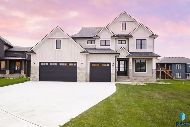 5605 E Canter Ridge Cir Circle, Sioux Falls, SD 57110