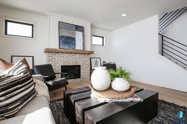 5605 E Canter Ridge Cir Circle, Sioux Falls, SD 57110