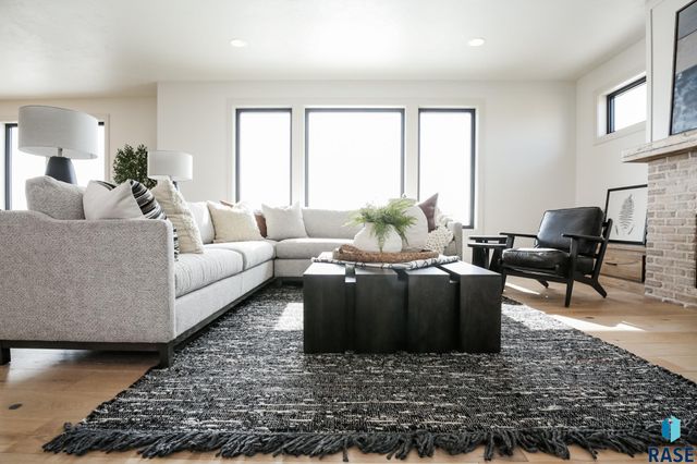 5605 E Canter Ridge Cir Circle, Sioux Falls, SD 57110