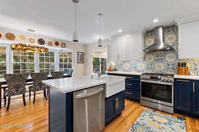 17 Park Way, Highlands, NJ 07732
