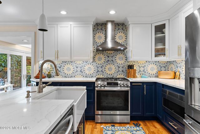 17 Park Way, Highlands, NJ 07732