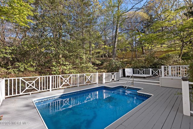 17 Park Way, Highlands, NJ 07732