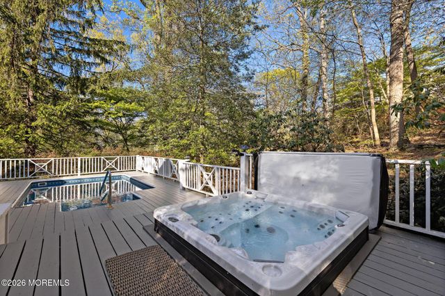 17 Park Way, Highlands, NJ 07732
