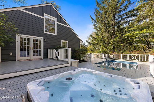 17 Park Way, Highlands, NJ 07732