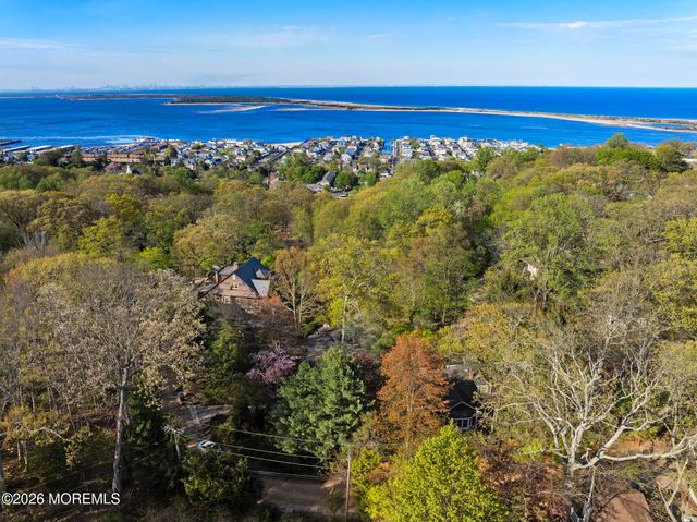 17 Park Way, Highlands, NJ 07732