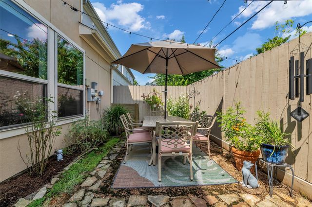 7720 N Fall Run Crossing, Houston, TX 77055