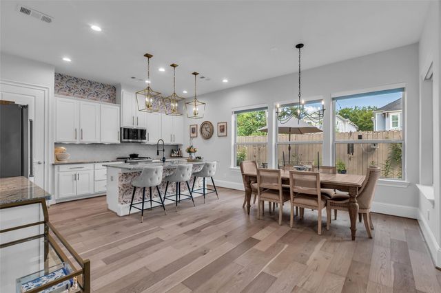 7720 N Fall Run Crossing, Houston, TX 77055