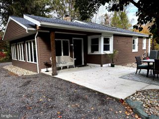 1323 N MOULSTOWN RD N, Hanover, PA 17331