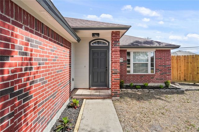 1706 Overland, Corpus Christi, TX 78410