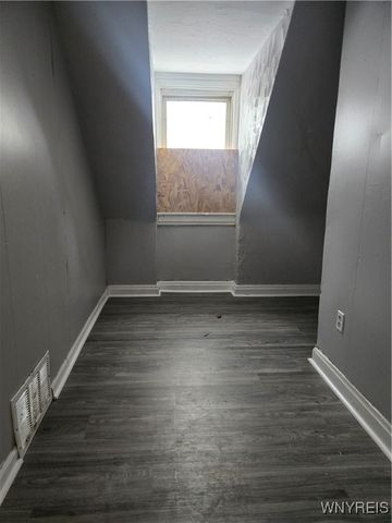 33 A Street, Niagara Falls, NY 14303