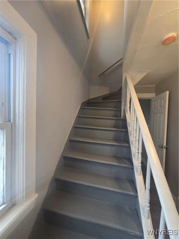 33 A Street, Niagara Falls, NY 14303