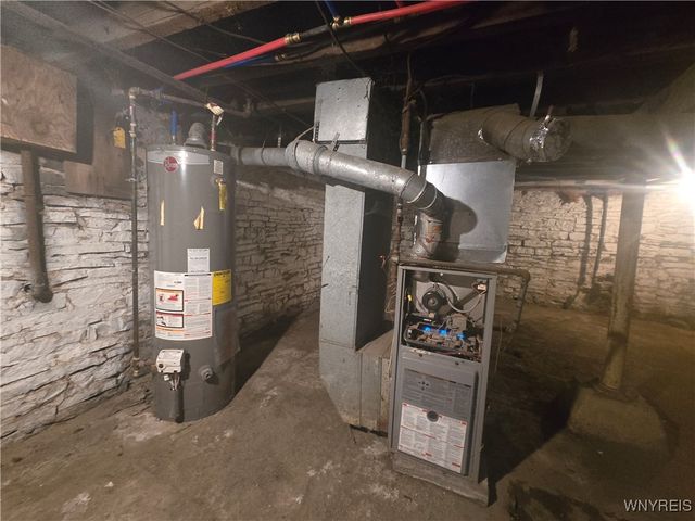 33 A Street, Niagara Falls, NY 14303