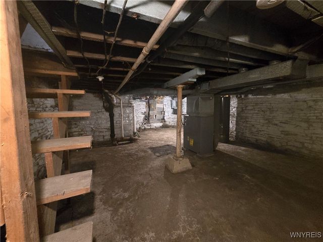 33 A Street, Niagara Falls, NY 14303