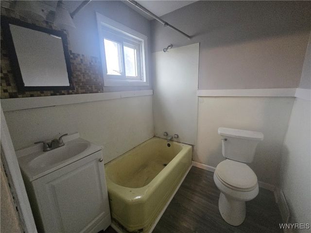 33 A Street, Niagara Falls, NY 14303