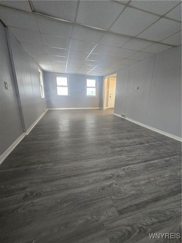 33 A Street, Niagara Falls, NY 14303