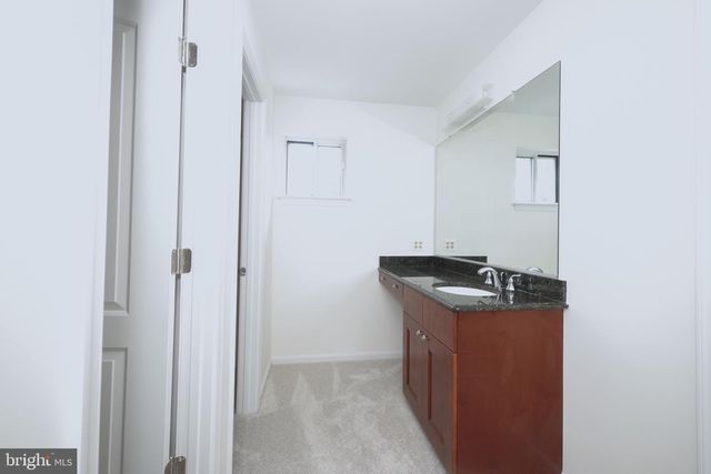 1431 KINGSTREAM DR, Herndon, VA 20170