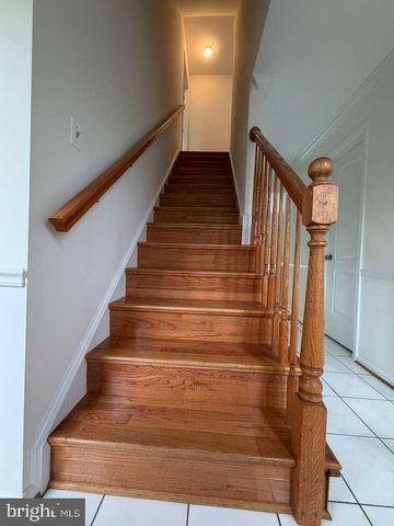 1431 KINGSTREAM DR, Herndon, VA 20170