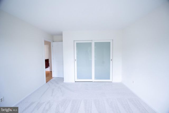 1431 KINGSTREAM DR, Herndon, VA 20170