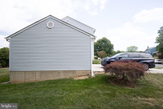 1431 KINGSTREAM DR, Herndon, VA 20170