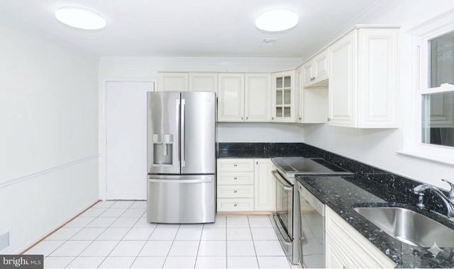 1431 KINGSTREAM DR, Herndon, VA 20170