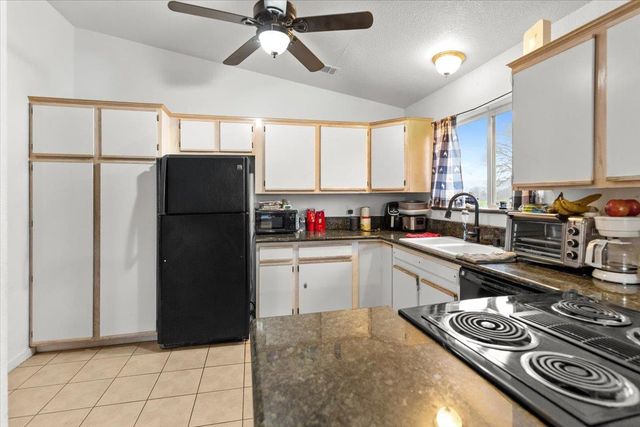 4040 Flint Trl, Copperopolis, CA 95228