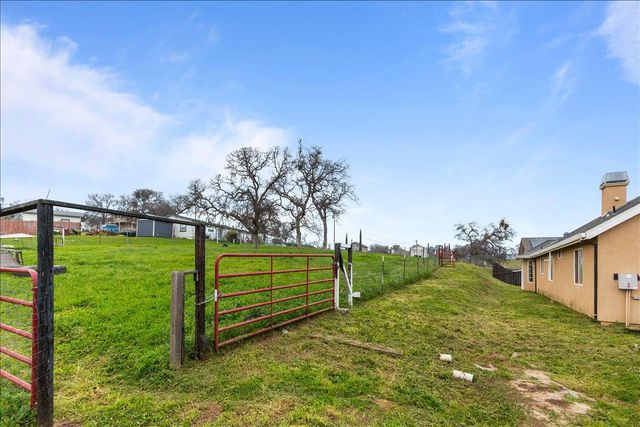 4040 Flint Trl, Copperopolis, CA 95228