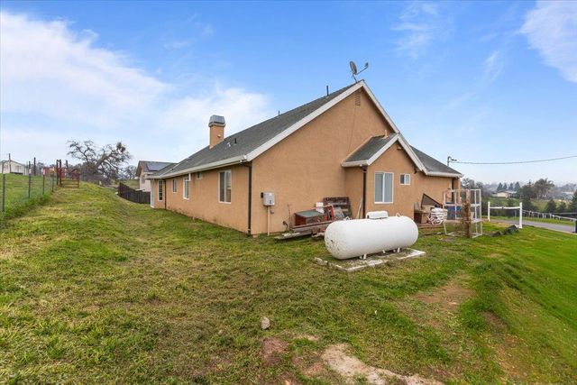 4040 Flint Trl, Copperopolis, CA 95228