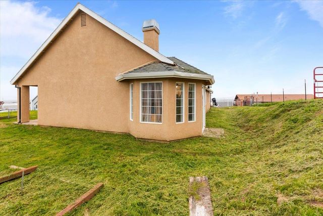 4040 Flint Trl, Copperopolis, CA 95228