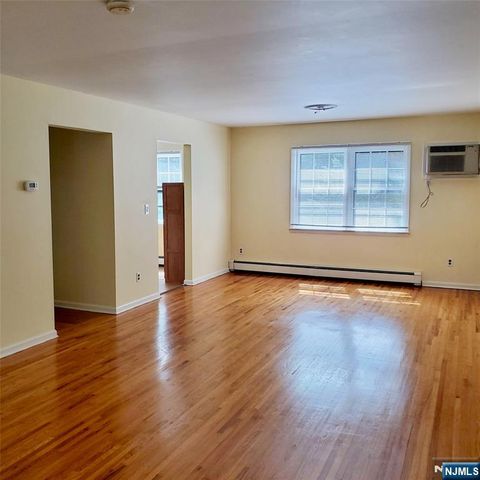 54-56 S Spruce Street 54, Ramsey, NJ 07446