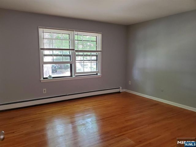 54-56 S Spruce Street 54, Ramsey, NJ 07446