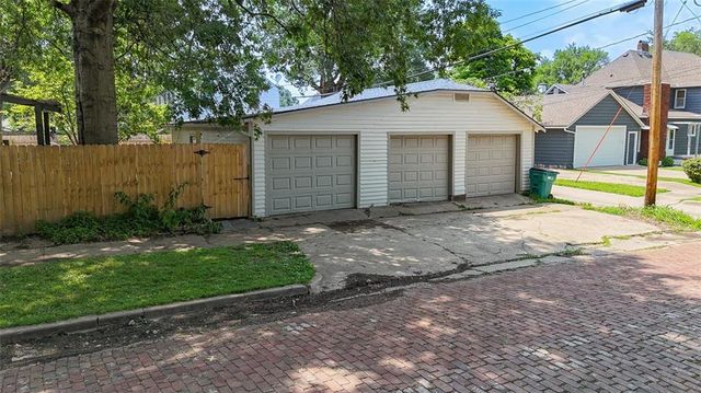 300 Brown Avenue, Osawatomie, KS 66064