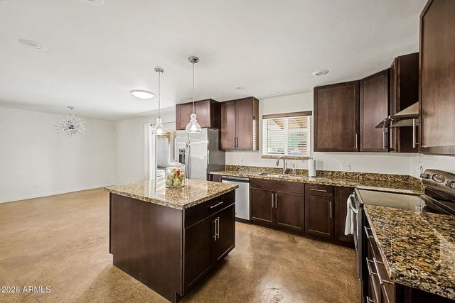 29 E FOOTHILL Drive, Phoenix, AZ 85020