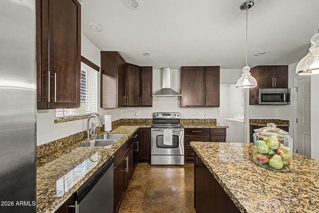 29 E FOOTHILL Drive, Phoenix, AZ 85020