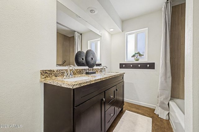 29 E FOOTHILL Drive, Phoenix, AZ 85020