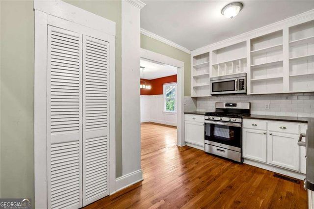 976 Hall Place NW, Atlanta, GA 30318