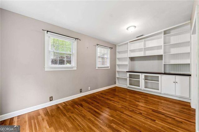 976 Hall Place NW, Atlanta, GA 30318