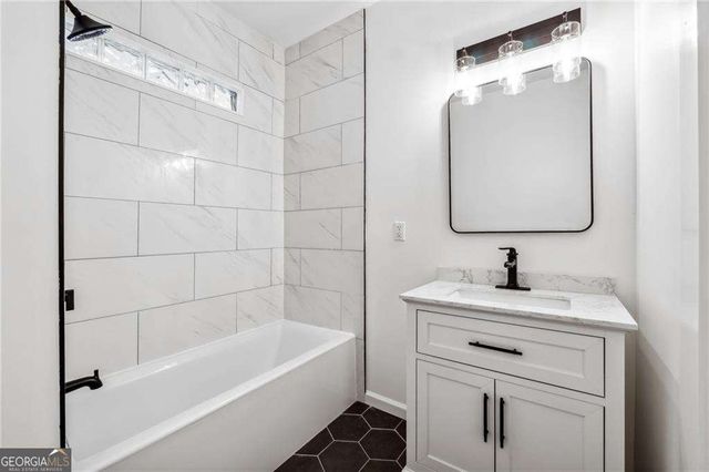976 Hall Place NW, Atlanta, GA 30318
