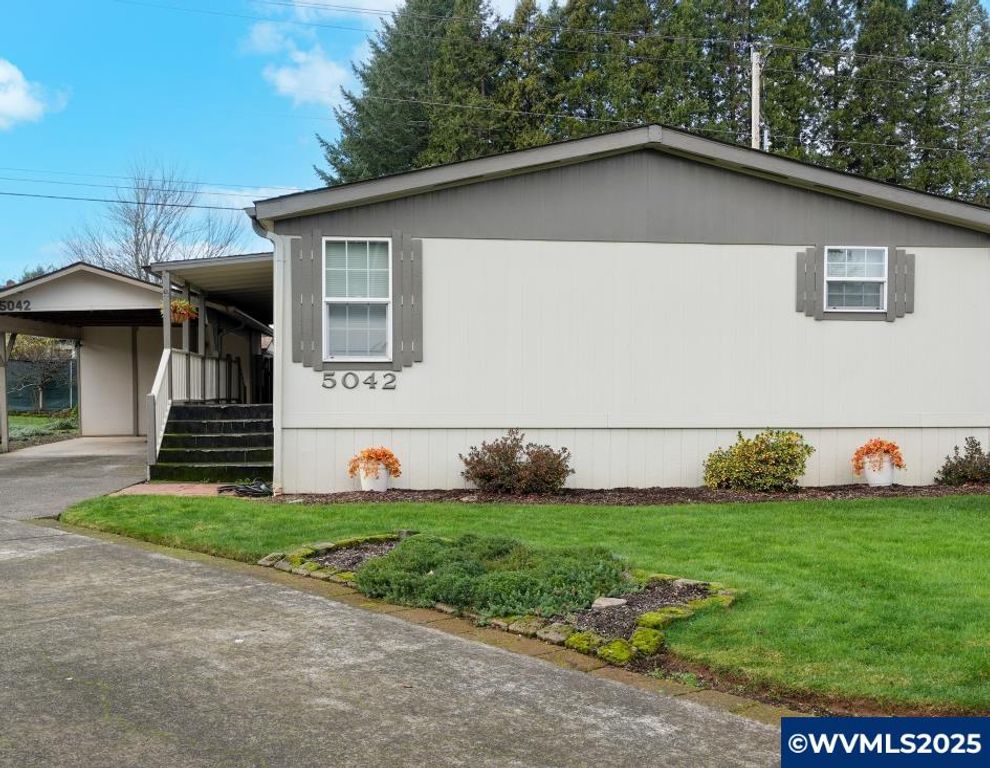Image 1 of property listing at 5042 Cumberland #18 Ct 18, Salem, OR 97306