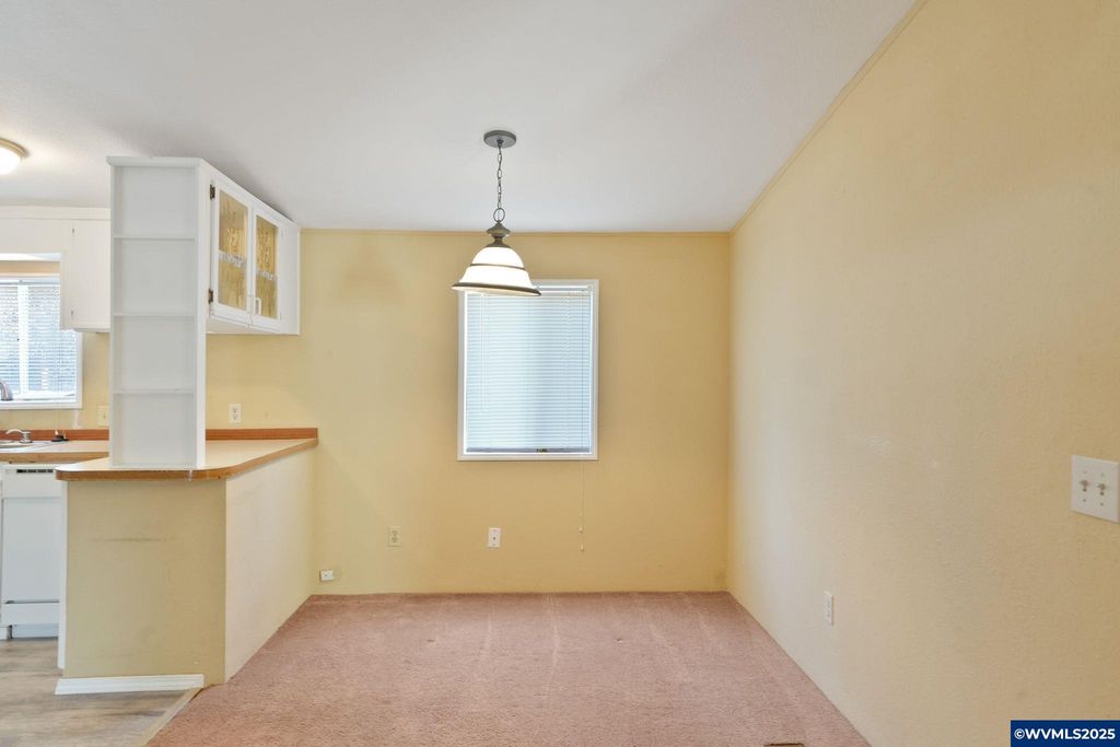 Image 12 of property listing at 5042 Cumberland #18 Ct 18, Salem, OR 97306