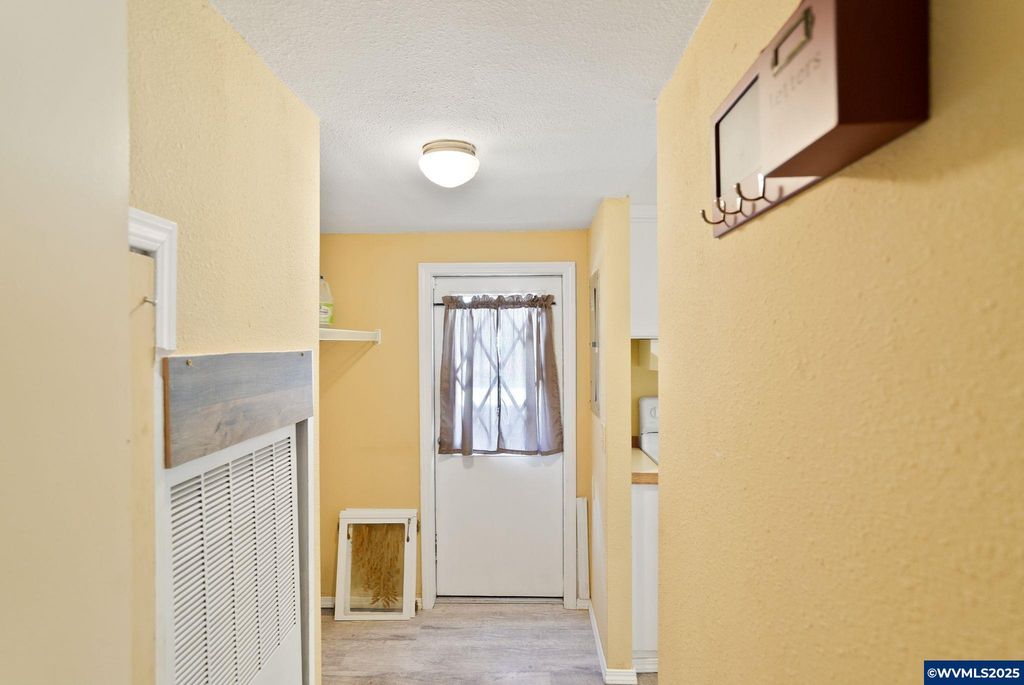 Image 26 of property listing at 5042 Cumberland #18 Ct 18, Salem, OR 97306