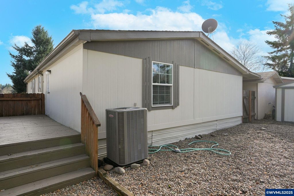 Image 28 of property listing at 5042 Cumberland #18 Ct 18, Salem, OR 97306