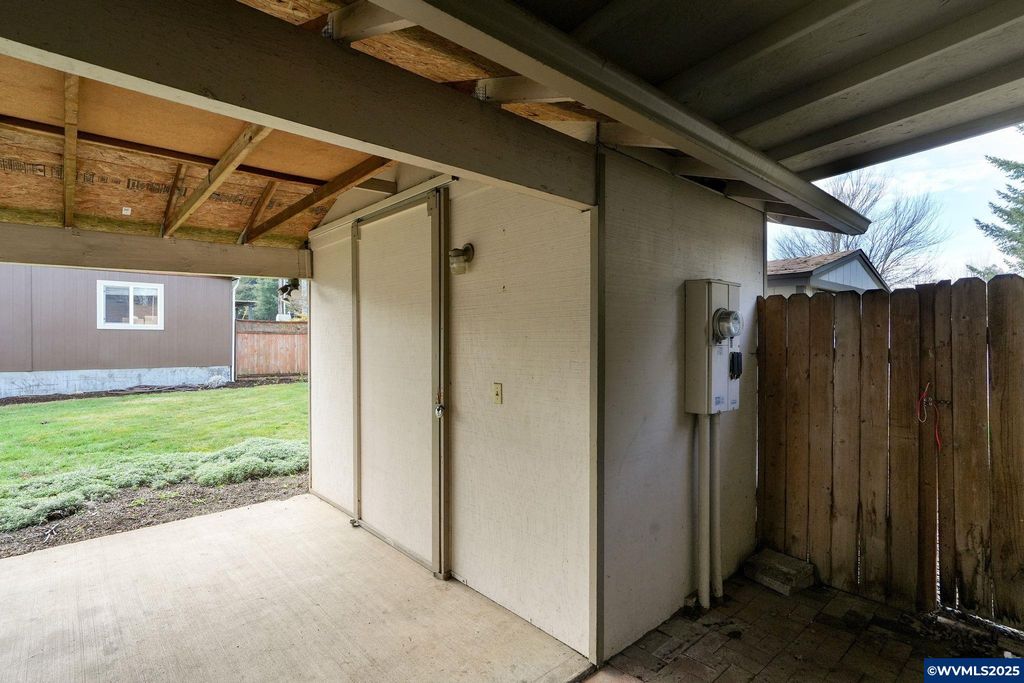 Image 4 of property listing at 5042 Cumberland #18 Ct 18, Salem, OR 97306