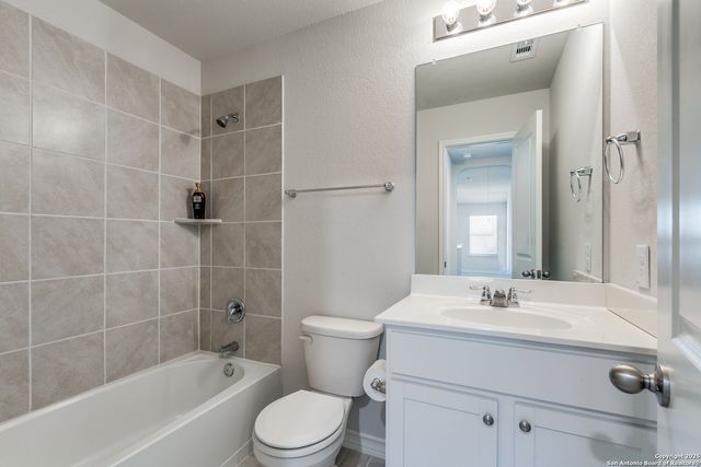 4843 Closed Grip, San Antonio, TX 78261