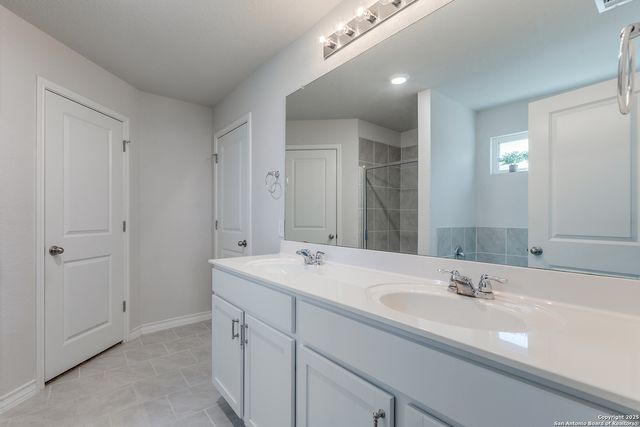 4843 Closed Grip, San Antonio, TX 78261