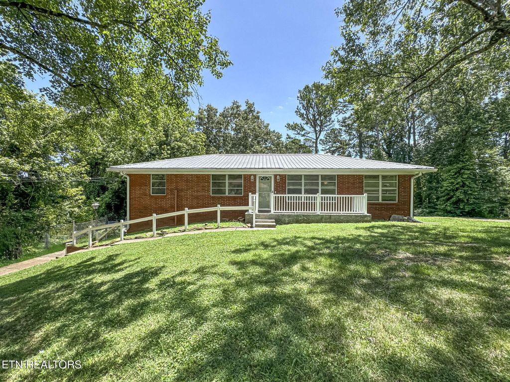 5312 Mohawk Drive, Knoxville, TN 37914