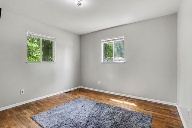 16 Oak Grove Road, Springfield, MI 49037