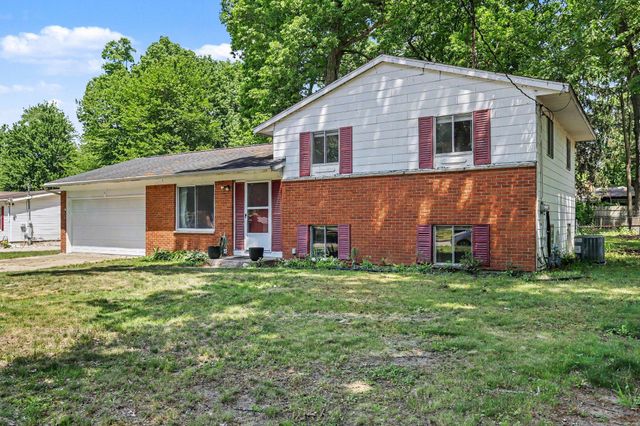 16 Oak Grove Road, Springfield, MI 49037