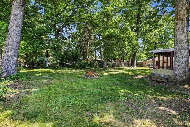 16 Oak Grove Road, Springfield, MI 49037