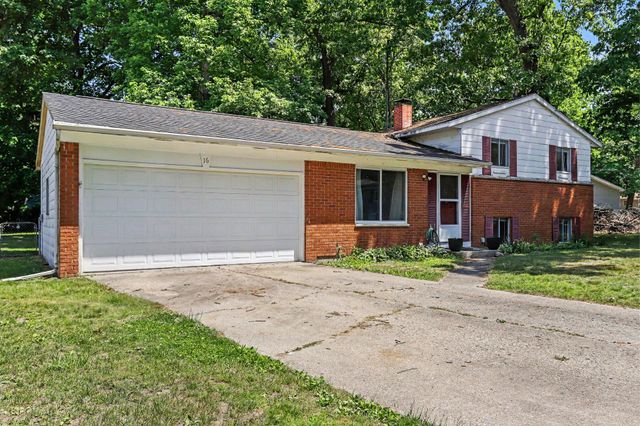 16 Oak Grove Road, Springfield, MI 49037