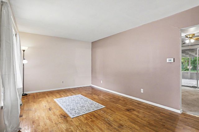 16 Oak Grove Road, Springfield, MI 49037